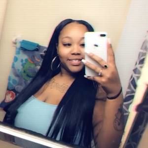 Meet your Posher, Mona